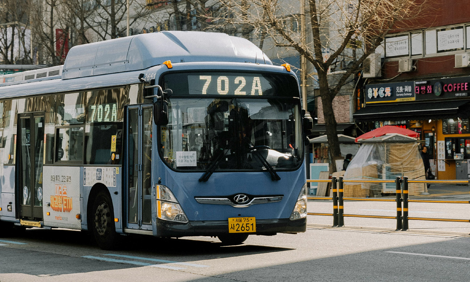 A blue bus in Seoul, South Korea.